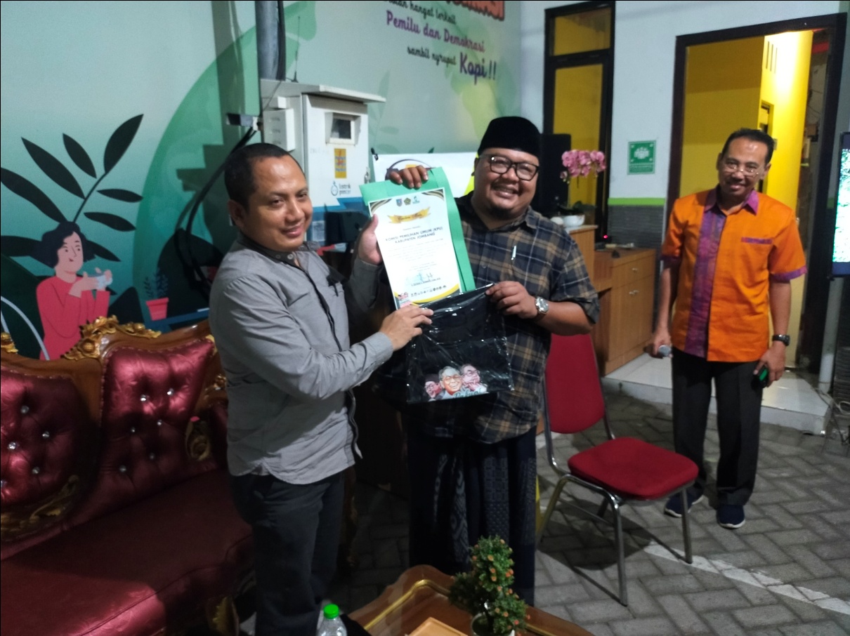 Description: C:\Users\LENOVO\AppData\Local\Microsoft\Windows\Temporary Internet Files\Content.Word\IMG20231213222332.jpg