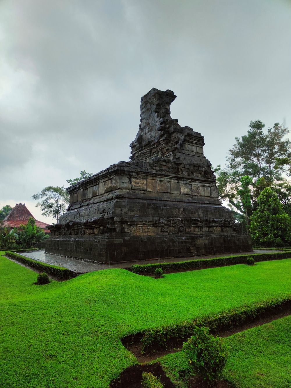 Pemandangan Candi Rimbi